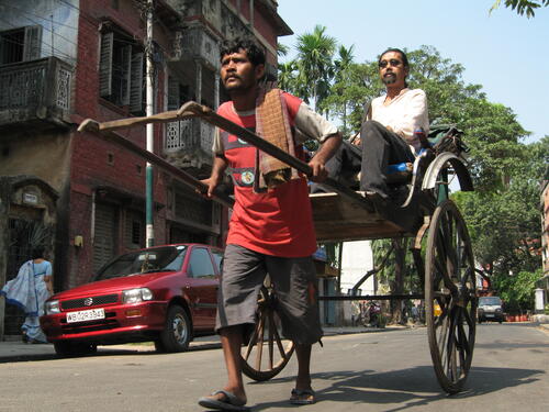 Main_Manoj Singh pulls rickshaw.jpg